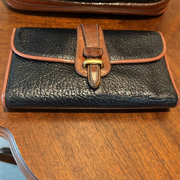 Dooney & Bourke all weather leather inside & out satchel shoulder bag & Wallet - Picture 4 of 17